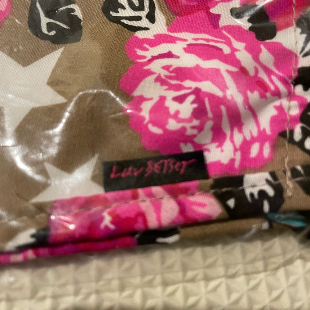 2 Masks 😷 - Picture 2 of 4